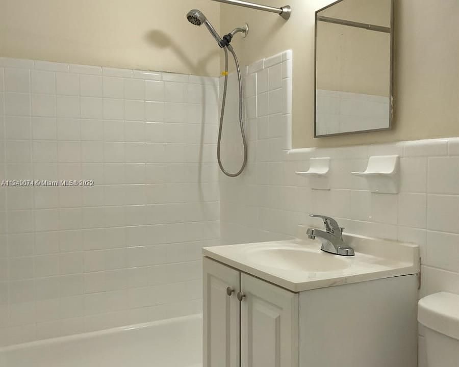 2nd image of 1803 Venice Park Dr #1801