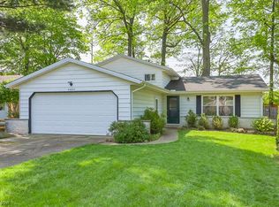 24927 Forestview Ct, Bay Village, OH 44140