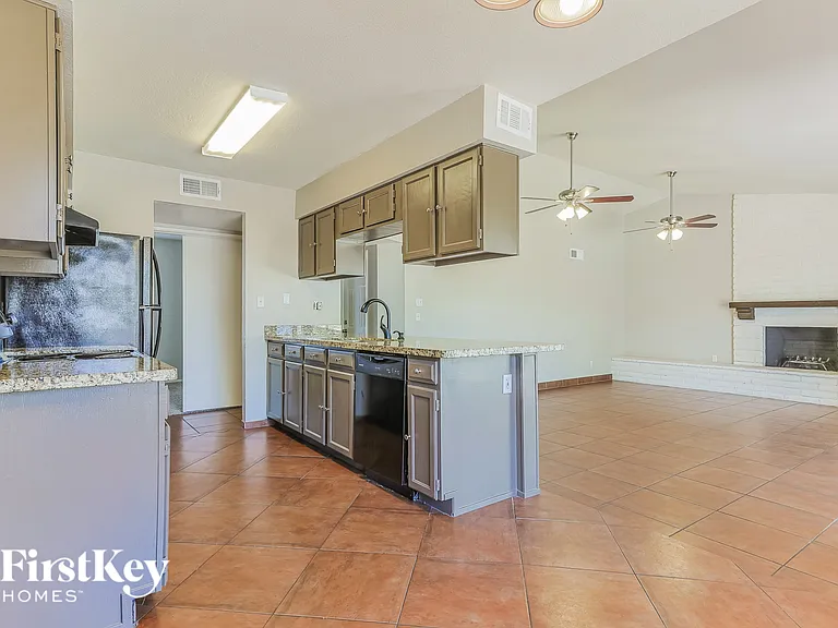 2670 W McNair St — Photo 6
