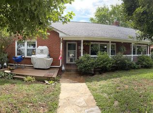 514 Wesley St, Canton, NC 28716