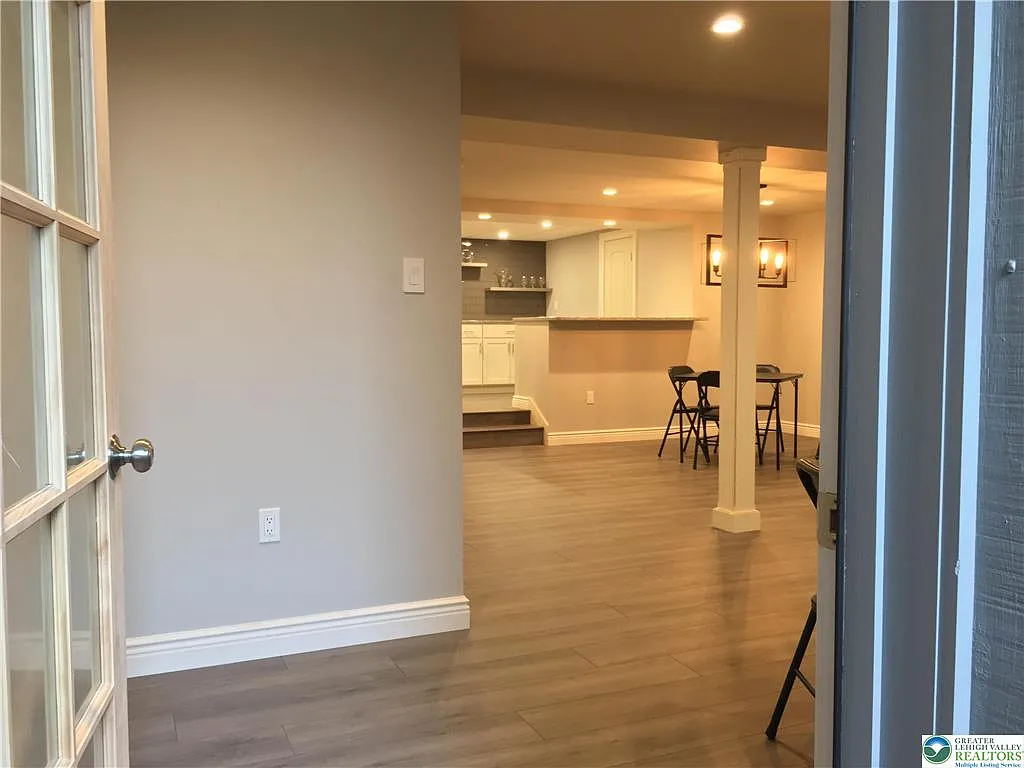 1 bed, 1.0 bath, 1200 sqft, $1,800 — Photo 3