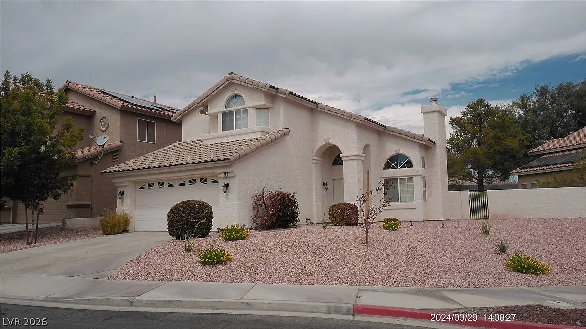 3 bed, 2.5 bath, 1562 sqft, $2,600 — Photo 2