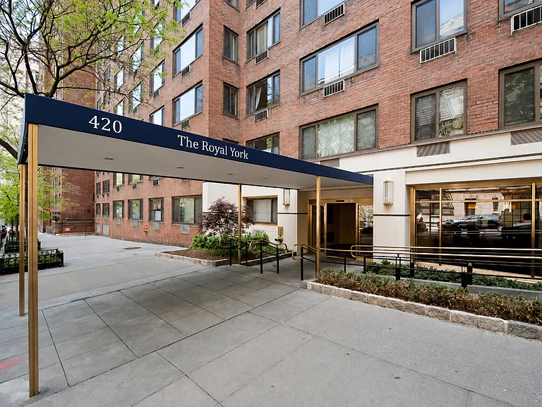 420 E 64th St #W6A — Photo 8
