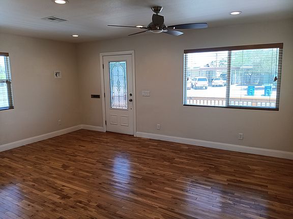 4th image of 1044 Canosa Ave