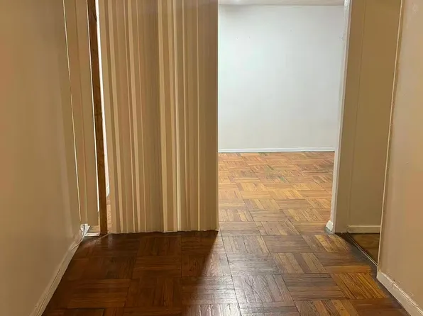 42-40 Bowne Street image 6 of 6