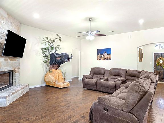 3rd image of 1231 Christie Ln