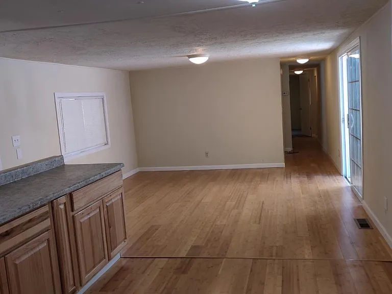 889 N Sundown Dr — Photo 2