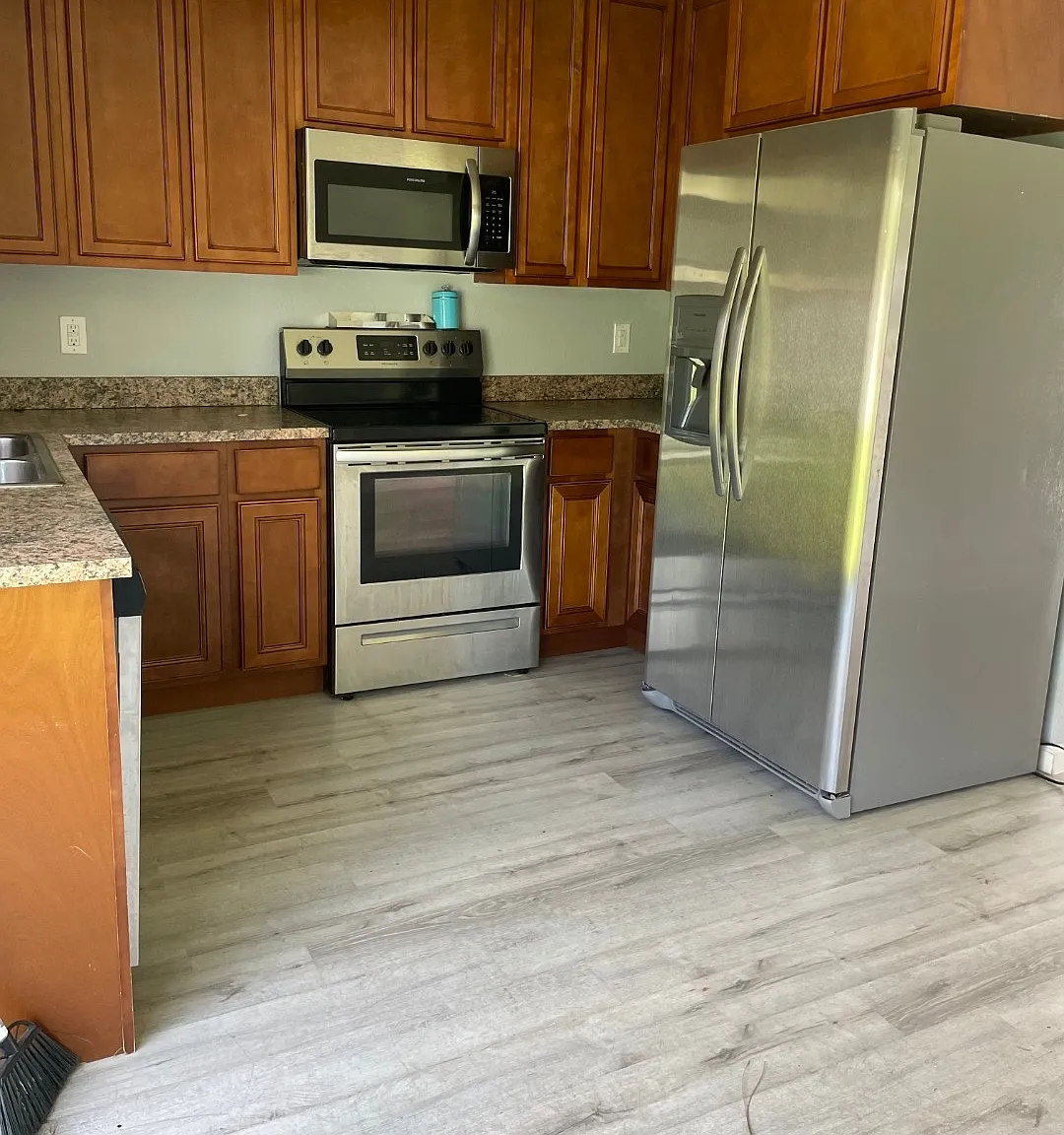 1295 Schumann Dr — Photo 4