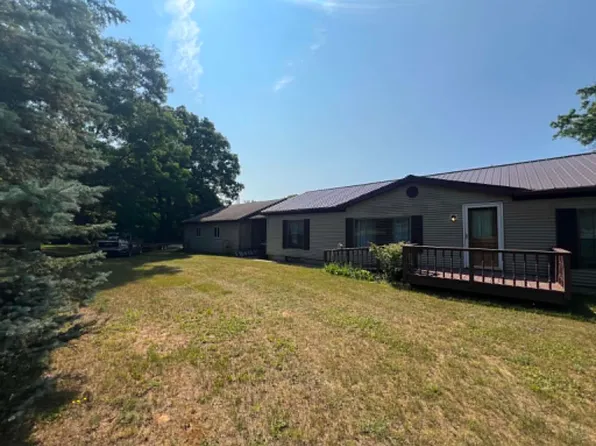 820 Old County Farm St, Harrison, MI 48625