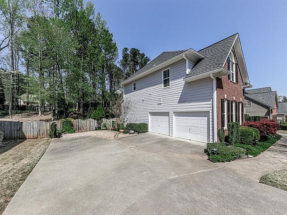 5th image of 662 Briarleigh Way