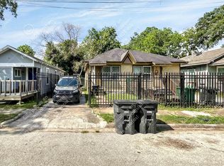 2710 Winbern St, Houston, TX 77004