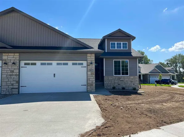 612 Hillside Dr, Tiffin, IA 52340