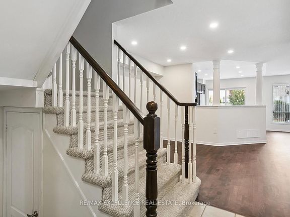 3rd image of 2406 Baintree Cres