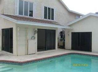 660 Mockingbird Ln, Plantation, FL 33324