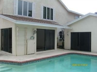 660 Mockingbird Ln, Plantation, FL, 33324