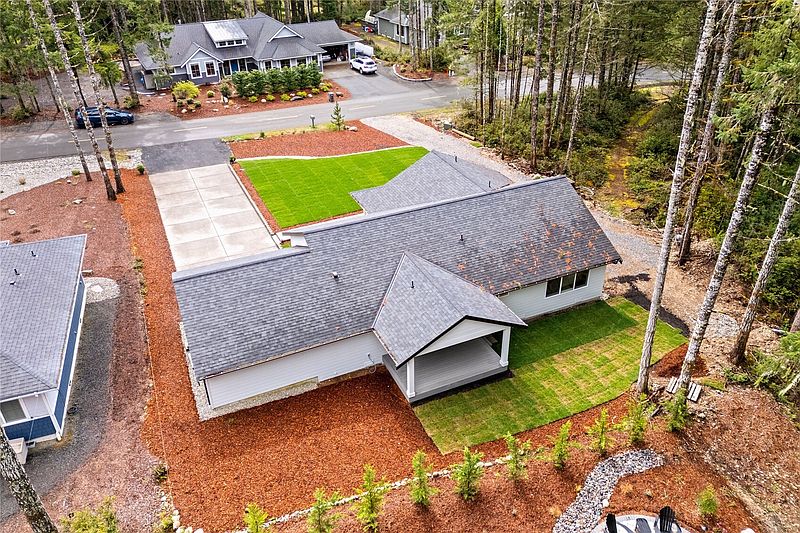 3rd image of 850 E Vine Street