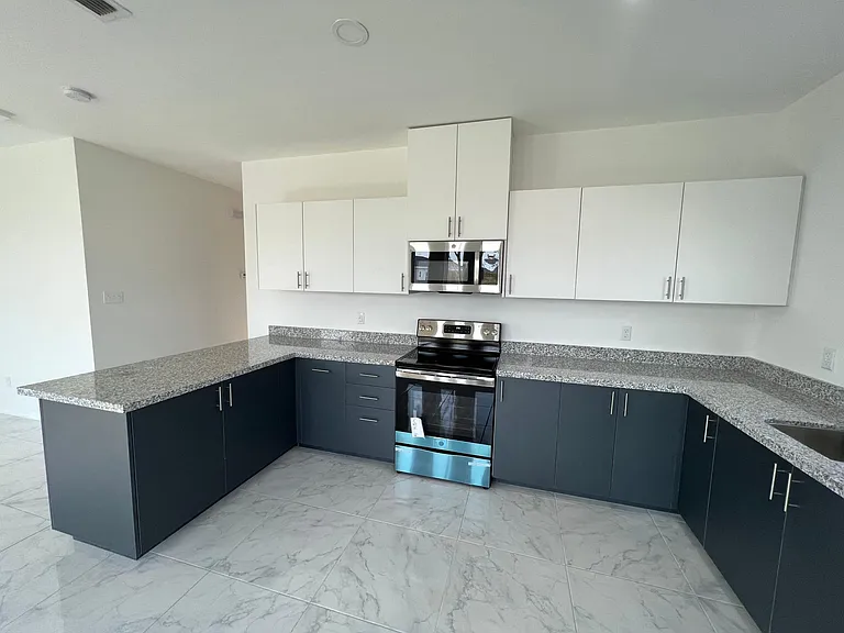 5600 Puffin St — Photo 6
