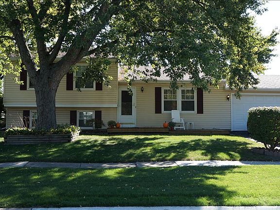 5th image of 245 Edgewood Dr