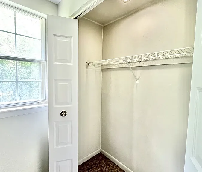 444 Tanglewood Ln — Photo 10