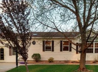 271 N Pine St, Dexter, MN 55926