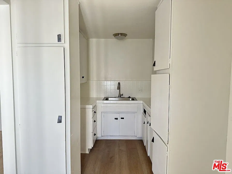 5853 Gregory Ave — Photo 3