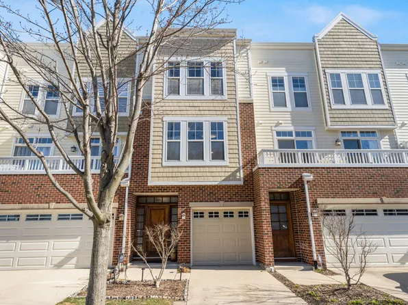 521 Grove Ln, Forest Park, IL 60130