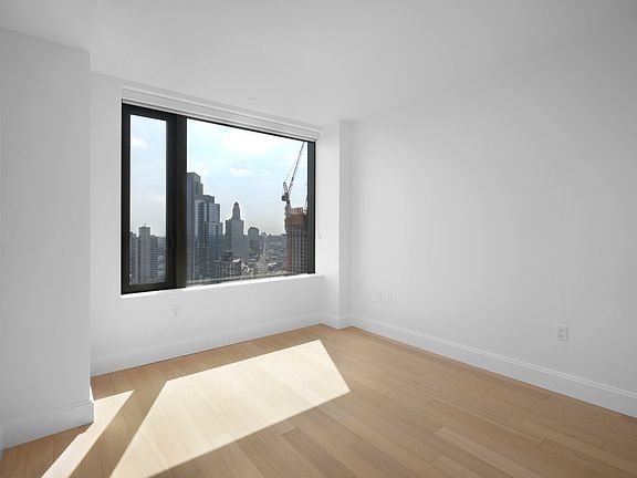 5th image of 10 City Poin APT 25G