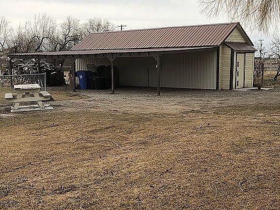 Hobby shop with lean to