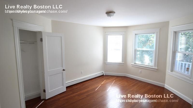 2nd image of 19 Claymoss Rd #B