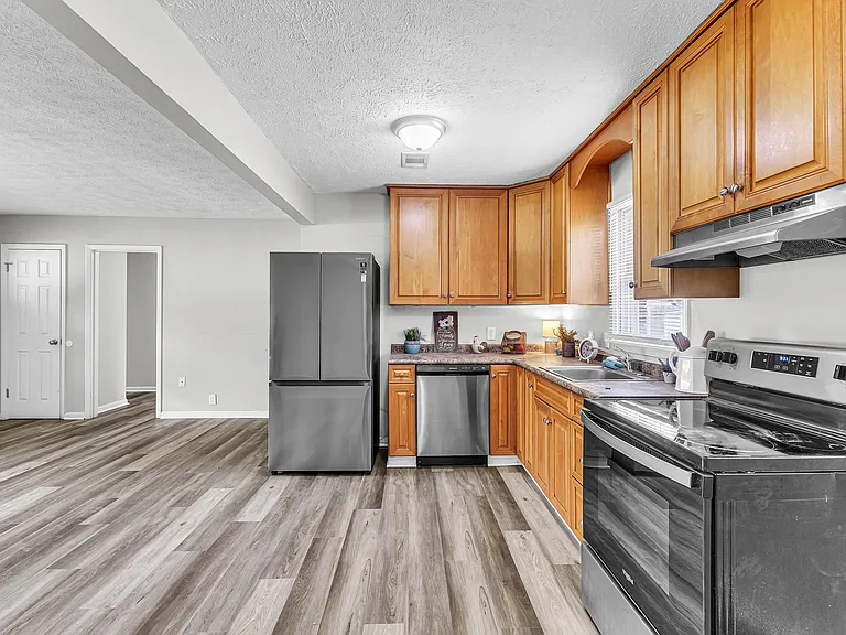 1134 Wright St — Photo 12