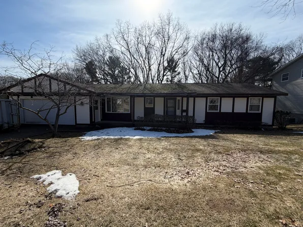 2297 Norcrest Dr, Norton Shores, MI 49441