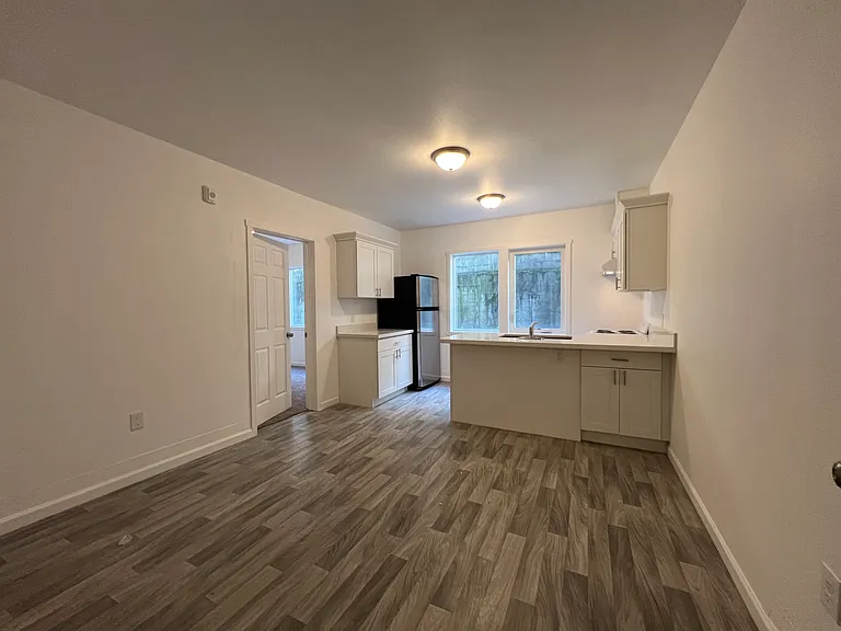212 E Wishkah St #205 — Photo 2