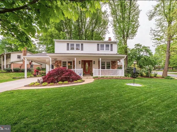 8905 Side Saddle Rd, Springfield, VA 22152