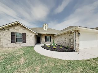 7044 Hidden Trail Ln, Warr Acres, OK 73132