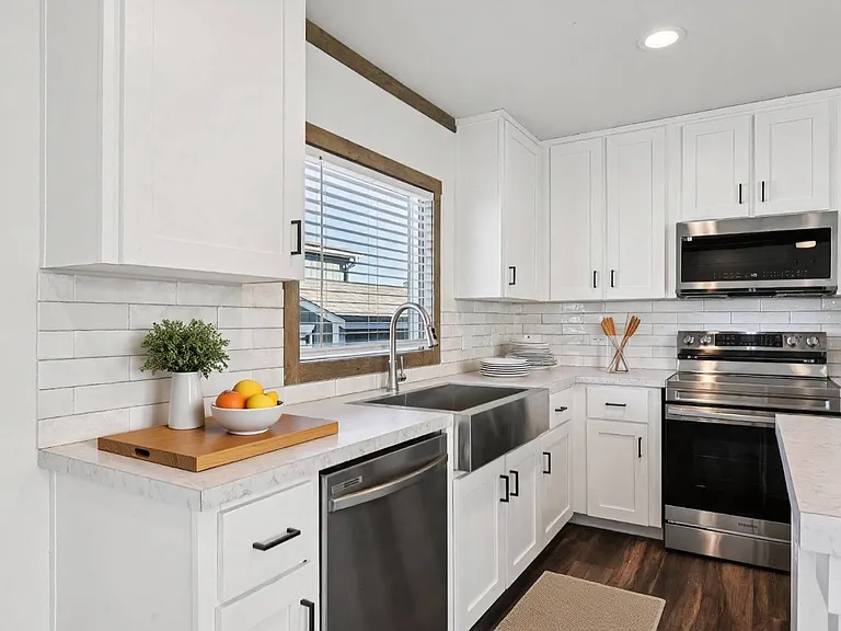 1614 Swallowtail Dr — Photo 3