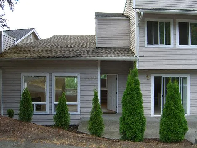3 bed, 1700 sqft, $3,300 — Photo 1