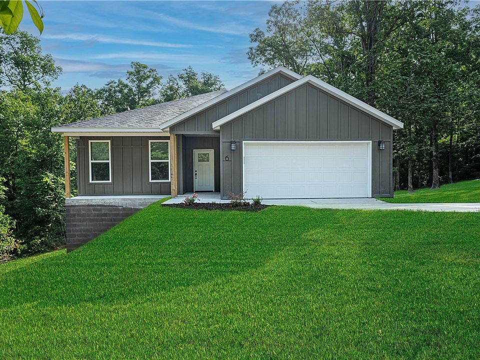 1st image of 6 Holt Ln