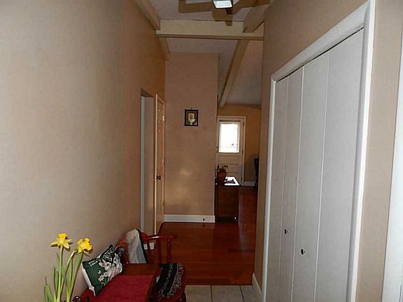 3rd image of 612 Newford Dr
