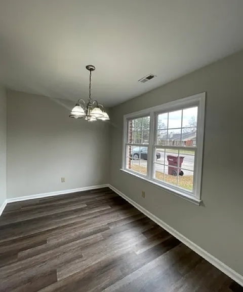 906 Wickford Dr — Photo 4