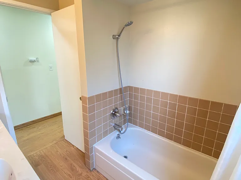 662 Catalina Dr — Photo 43