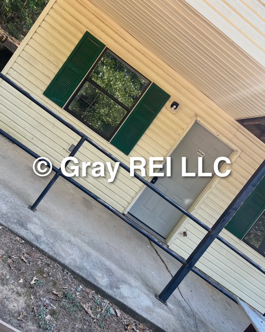 2 bed, 960 sqft, $850 — Photo 1