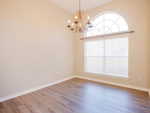 4th image of 11572 Petunia Dr