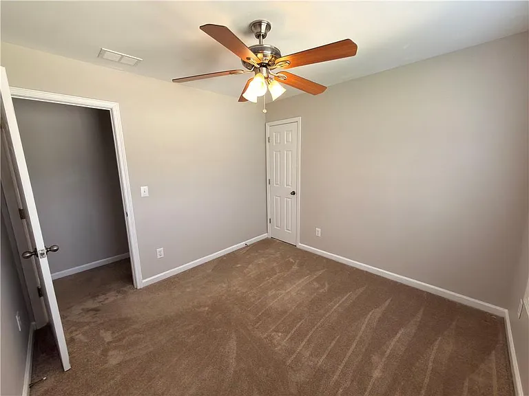 5706 Amberside Ln — Photo 34