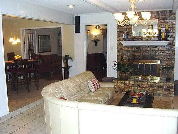 3rd image of 8013 Irish Dr