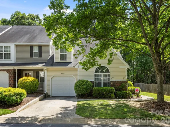 9720 Mattforest Cir, Charlotte, NC 28277