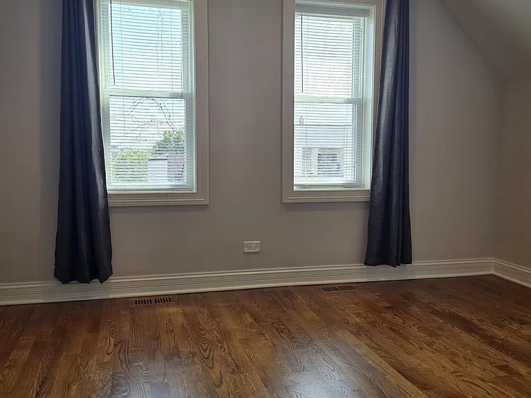 2309 N Leavitt St #3 — Photo 9