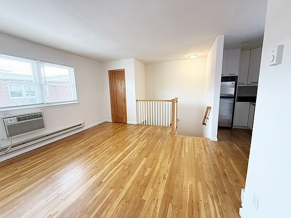 4th image of 72 E Main St APT 9