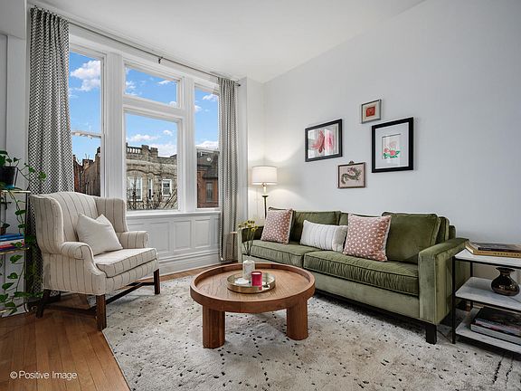 3rd image of 1409 W Superior St #3F