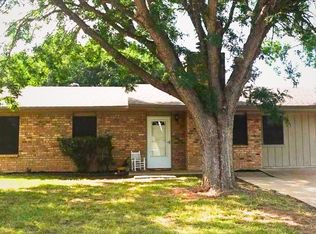 1414 W Torrey St, Granbury, TX 76048