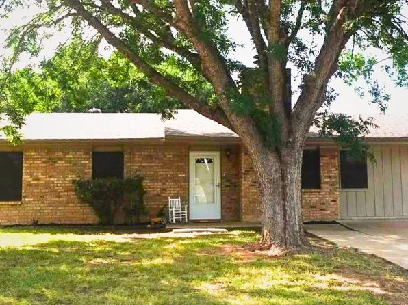 1414 W Torrey St, Granbury, TX 76048